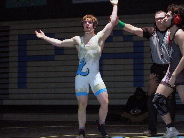 Lakeridge wrestlers battle Oregon City on the mat